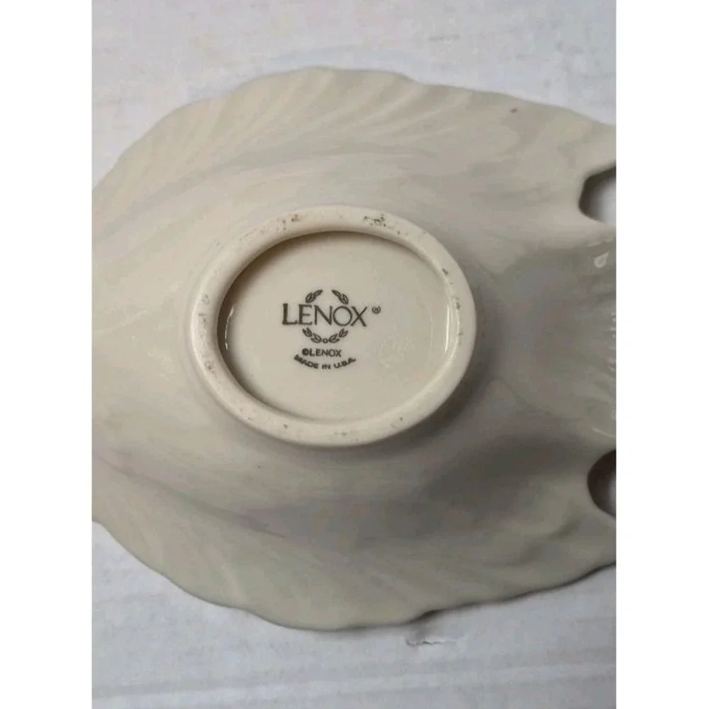 Lenox Ivory Bone China Dove Figural Bowl Gold Trim Made in USA Peace Bird‎ Candy